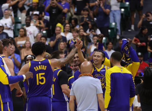 开云安卓下载-压哨绝杀！勇士新援抢戏：三分7中5，库里开心庆祝