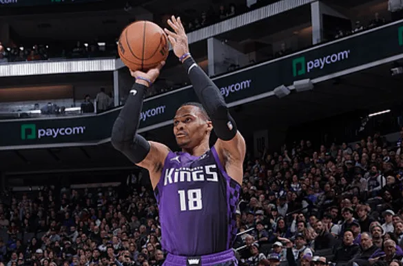 开云智能服务-威少谈三分9中6：只要出现空位机会时，我很有信心能投进